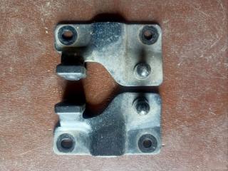 Запчасть кронштейн Land Rover Range Rover 2005-2009