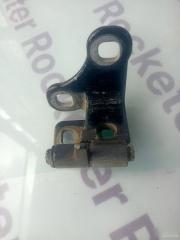 Запчасть петля двери задняя правая Land Rover Range Rover 2005-2009