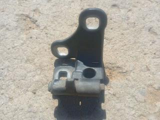 Запчасть петля двери передняя правая Land Rover Range Rover 2005-2009