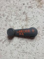 Запчасть ручка стеклоподъемника задняя левая Mitsubishi Lancer 1995-2000