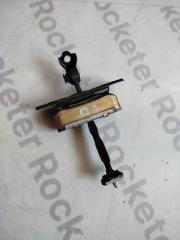 Ограничитель двери передний левый NISSAN FUGA 2006