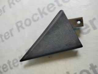 Запчасть уголок двери задний правый Opel Vectra 1988