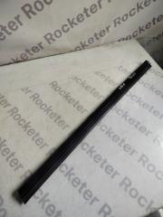 Бархотка стекла внутренняя передняя правая NISSAN Pixo 2010