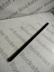 Запчасть бархотка стекла внутренняя задняя левая mitsubishi lancer 1995