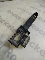 Кронштейн ручки передний правый NISSAN qashqai 2008