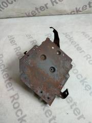 Фото запчасти кронштейн блока управления двс peugeot 106 2001 Б/У запчасть Запчасть кронштейн блока управления двс peugeot 106 2001