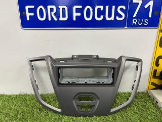Запчасть рамка магнитолы Ford Transit