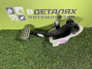 Запчасть педаль тормоза Mercedes-Benz C200
