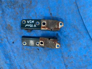 Запчасть петля капота Mitsubishi Pajero 2003