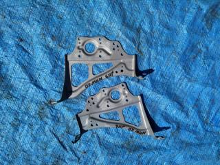 Фото запчасти крепление магнитофона Toyota PRIUS контрактная запчасть Запчасть крепление магнитофона Toyota PRIUS