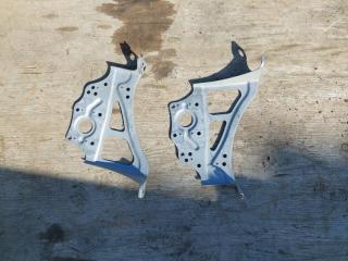 Фото запчасти крепление магнитофона Toyota PRIUS 2004 контрактная запчасть Запчасть крепление магнитофона Toyota PRIUS 2004