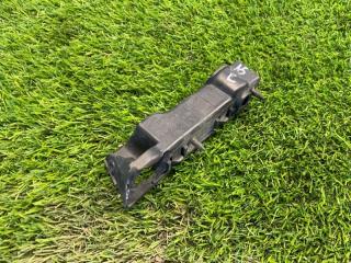 Запчасть крепление бампера переднее правое audi a5