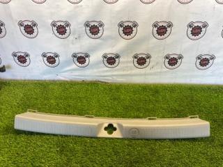 Запчасть накладка замка багажника TOYOTA NADIA