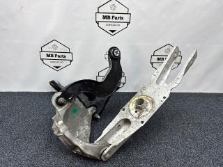 Запчасть кулак задний левый Mercedes-Benz CLA c118 2021