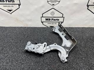 Петля капота левая Mercedes-Benz E w213 2017