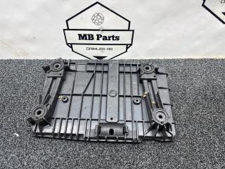 Запчасть полка аккумулятора Mercedes-Benz E w213 2017