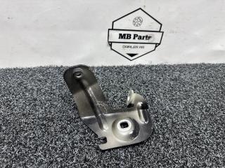 Запчасть кронштейн крепления крыла Mercedes-Benz S W223 2021