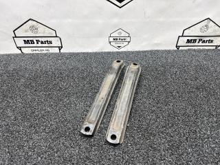 Запчасть распорка стоек Mercedes-Benz C W205 2014