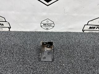 Кронштейн Mercedes-Benz C W205 2020