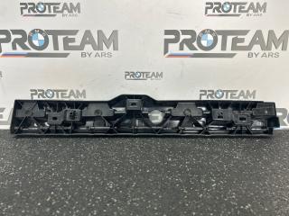 Кронштейн крепления порога 5 2022 G31 Кронштейн крепления порога 5 2022 G31
