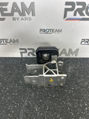 Кронштейн радиатора BMW X5 2022