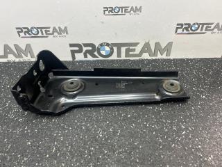 Кронштейн радиатора BMW X3 2021