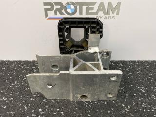 Кронштейн радиатора BMW X6 2018