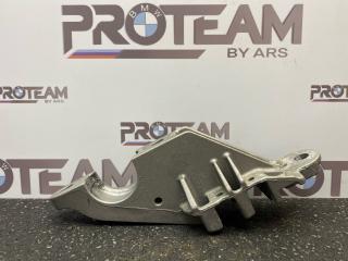 Запчасть кронштейн стабилизатора BMW M5 2021