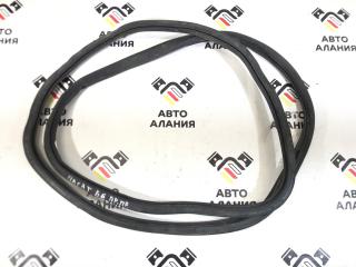 Запчасть уплотнительная резинка Volkswagen Passat 2009