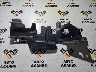 Запчасть воздуховод радиатора передний правый Volkswagen Passat 2008