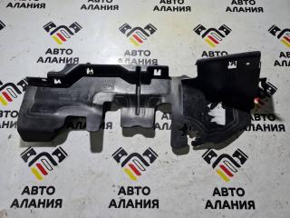Запчасть воздуховод радиатора передний левый Volkswagen Passat 2008