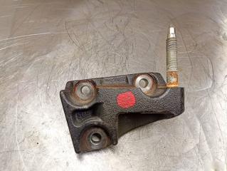 Запчасть кронштейн двс Toyota