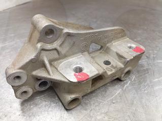 Фото запчасти кронштейн двс Seat Altea контрактная запчасть Запчасть кронштейн двс Seat Altea