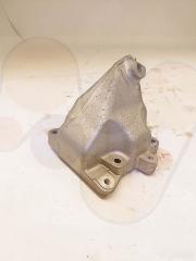 Запчасть кронштейн двс Mercedes E