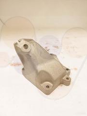 Запчасть кронштейн двс Mercedes E