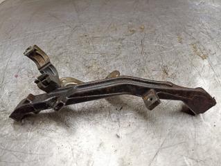 Запчасть кронштейн коллектора 1711811390 toyota Toyota Land Cruiser Prado 2018