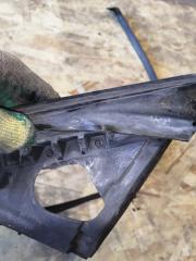 Запчасть молдинги уплотнители передней левой двери e38 BMW E38 1996