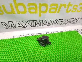 Запчасть кнопка стеклоподъемника задняя левая NISSAN Presage 1999