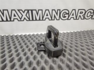 Ответная часть замка багажника Discovery 2006 L319 AJ41