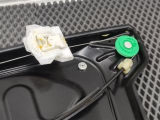 Стеклоподъемник передний правый Discovery 2006 L319 AJ41