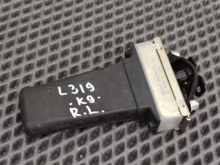 Ограничитель открытия двери задний левый Discovery 2006 L319 AJ41