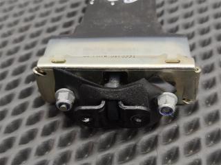 Ограничитель открытия двери задний левый Land Rover Discovery L319 AJ41