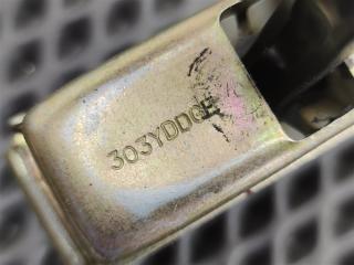 Ограничитель открытия двери передний правый Discovery 2006 L319 AJ41