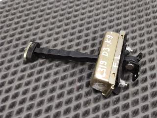 Ограничитель открытия двери передний левый Discovery 2006 L319 AJ41