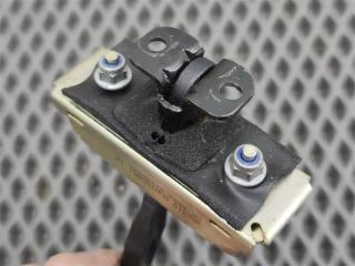 Ограничитель открытия двери передний левый Discovery 2006 L319 AJ41