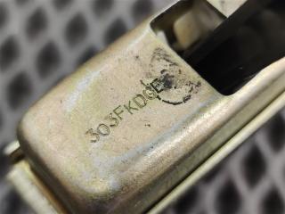 Ограничитель открытия двери передний левый Discovery 2006 L319 AJ41