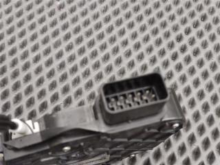 Замок двери передний правый Discovery 2006 L319 AJ41