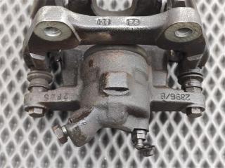 Суппорт тормозной задний правый Discovery 2006 L319 AJ41