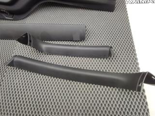 Обшивка двери багажника Discovery 2006 L319 AJ41