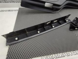 Обшивка двери багажника Discovery 2006 L319 AJ41